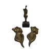 <p>Domenico Calabrone trio de esculturas Medidas: 14x03x03cm - 18,5x07x 2,5cm - 18,5 x 07 x 2,5cm. ass.Lateral .</p>