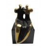 <p>Margarita Farré escultuta em bronze 20 x 12 x 10cm Casal Sentado ass. lateral</p>