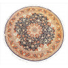<p>Tapete Persa, forma circular, desenho floral. Diam. 250cm</p>