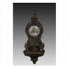 <p>Relógio de parede, estilo Luis XV, influência Boulle, madeira ebanizada e bronze dourado. Altura com base 75 cm. França século XIX. ( precisa revisão, não testado )</p>