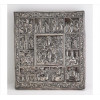 <p>Ícone russo com chapa de prata de lei ricamente cinzelada representando Ressurreição de Cristo com as doze festas do calendário ortodoxo, contraste de 1880 e com marca do prateiro. Alt 31 x 28 x 4 cm. Rússia, séc. XIX. (faltam detalhes dos rostos)</p>