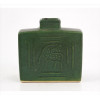 <p>Vaso de cerâmica na tonalidade verde, ornamentado com figuras de cervo. Alt. 13 x 13 x 05cm. Possivelmente Dinamarca, séc. XX</p>