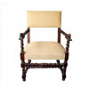 <p>Poltrona com estrutura de madeira maçica finamente torneada, decorada em seus braços com figuras de leões recumbentes, forração de tecido amarelo. Alt. 95 x 60 x 52cm. Europa, séc. XIX (no estado / com restauro e precisa restauro)</p>