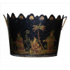 <p>Cesta de metal patinado e dourado, à maneira vitoriana, ornamentação chinoiserie, decorado com figuras e ramagens. Alt. 16 x 24 x 20cm. Séc. XX</p>