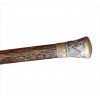 <p>Bengala de madeira nobre, castão e ponteira de metal espessurado à prata repuxado à mão. Comp. 93cm. Início séc. XX</p>