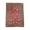 <p>Tapete persa Sarouk Farahan, decoração floral com vasos estilizados emitindo ramagens, palmetas e florões distribuídos em composição axial simétrica de inspiração vase carpet, campo com tonalidade predominante vermelho rubi com rica policromia em azul-marinho, bege e marfim, borda tripla com faixa principal azul-escuro decorada com arabescos florais e palmetas estilizadas, 209 x 140 cm = 2,93 m² (pontos rape / precisa refazer franja)</p>