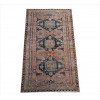 <p>Tapete persa, borda com ondas vitruvianas, 372 x 210cm = 7,81m2 (Rape)</p>