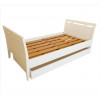 <p>MADEIRA BONITA, Bi-cama com estrutura de madeira patinada na tonalidade branca, manufatura Madeira Bonita. Alt. 85 x 206 x 108cm.</p>