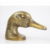 <p>SANTA RITA, Abridor de garrafas de metal dourado, representando figura de cabeça de pato, marca da manufatura sob a base. Alt. 09 x 12 x 05cm.</p> <p>SANTA RITA, Abridor de garrafas de metal dourado, representando figura de cabeça de pato, marca da manufatura sob a base. Alt. 09 x 12 x 05cm.</p>