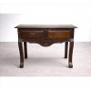 <p>Mesa / aparador de madeira nobre jacarandá, pernas ligeiramente recurvas, saia recortada com detalhe entalhado, contendo duas gavetas frontais. Brasil, séc. XIX</p> <p>Mesa / aparador de madeira nobre jacarandá, pernas ligeiramente recurvas, saia recortada com detalhe entalhado, contendo duas gavetas frontais. Brasil, séc. XIX</p>