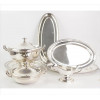 <p>Remanescente de baixela de metal espessurado à prata, manufatura Wolff, contendo 08 peças no total sendo estas uma molheira, 04 travessas, 01 sopeira com presentoir e 01 legumeira.</p> <p>Remanescente de baixela de metal espessurado à prata, manufatura Wolff, contendo 08 peças no total sendo estas uma molheira, 04 travessas, 01 sopeira com presentoir e 01 legumeira.</p>