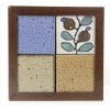 <p>FRANCISCO BRENNAND (atribuído), Conjunto de 04 azulejos esmaltados, emoldurados juntos. 23,5 x 23,5cm. (total c/ moldura)</p>