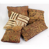 <p>Lote contendo 04 almofadas feitas com fragmentos de tapetes persa e 01 com couro animal . 42 x 34cm (maior) e 27 x 27cm (menor)</p>
