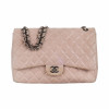 Chanel - Single Flap Caviar - Alça de ombro - Couro Lambskin - 24 x 32 x 9 cm. Regular, peça com marcas de uso conforme fotos. Possui dusty bag. Certificado emitido por Entrupy.