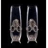 <p>WMF - Par de vasos c.1900 - Cristal e metal prateado Manufatura W&uuml;rttembergische Metallwarenfabrik- 28,0 x 6,0 x 7,0 cm. Alemanha per&iacute;odo Art Noveaux</p>