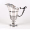 <p>TETARD FRERES - Jarra em prata de lei finamente trabalhada, contraste cabeça de Minerva, França Sec XIX - 24 cm alt, 24 x 14 cm.</p>