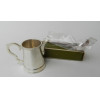 <p>Lote com uma cremeira inglesa EPNS e uma colher de açúcar Christofle - 8.5 alt.</p>