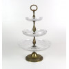 <p>Centro fruteiro de três níveis em bronze cinzelado e cristal. Provavelmente maison Baccarat de princípios do sec. XX. 45 cm alt, 28 cm diâm.</p>