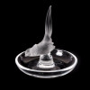 <p>Lalique. Porta anéis em cristal com figura de faisão. Marca da maison na base. 10 cm alt, 10 cm diâm.</p>