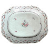 <p>Grande travessa em porcelana Cia das &Iacute;ndias, decora&ccedil;&atilde;o Fam&iacute;lia Rosa. China, Qing,&nbsp;Qianlong&nbsp;(1735 &ndash; 1795), s&eacute;culo XVIII. 32 x 40 cm.</p>
