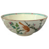 <p>Bowl em porcelana Cia das Índias, decoração Família Rosa. China, Qing, Qialong (1735 – 1795), século XVIII. Apresenta restauro. 11 x 26 cm.</p>