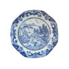 <p>Prato em porcelana azul e branca. China, Dinastia Qing, Imperador Qianlong (1736- 1795) século XVIII. 23 cm.</p>