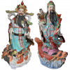 <p>Par de esculturas em porcelana representando Deuses da Longevidade e Prosperidade. China, princípio do século XX. 80 x 44 x 30 cm.</p>