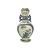 <p>Pequena floreira em porcelana, decoração Família Rosa. China, Qing, século XIX. Apresenta pequeno restauro na base. 17 cm.</p>