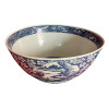 <p>Rar&iacute;ssimo e extraordin&aacute;rio grande bowl em porcelana azul e branca. China. Provavelmente Dinastia Ming, Imperador Xuande. Marcas do per&iacute;odo no verso. 20 x 40 cm.</p>