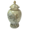 <p>Pequeno potiche em porcelana Cia das Índias, decoração grisaille, cena europeia. China, Qing, Qianlong (1736 – 1795) século XVIII. 14 cm. Apresenta restauro.</p>