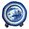 <p>Prato fundo em porcelana dita Macal. Apresenta fio de cabelo. China, Qing, Daoguang (1821 - 1850), meados do s&eacute;culo XIX. 22 cm.</p>