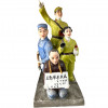 <p>Escultura em porcelana representando professor sendo torturado durante a Revolu&ccedil;&atilde;o Cultural. 38 x 27 x 20 cm.</p>