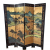 <p>Biombo composto por oito folhas, decorado a ouro com paisagens árvores, montanhas e pagodes. China, cerca de 1900. 183 x 40 cm (cada folha).</p>