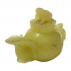<p>Pequena chaleira em jade, pega encimada por sapo. China cerca de 1900. 10 x 14 cm.</p>