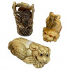 <p>Conjunto de três netsukes. Japão, século XIX/ XX 5 cm.</p>