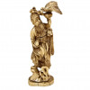 <p>Escultura em marfim representando ancião com pássaros. Japão, cerca de 1900. 17 cm.</p>