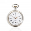 <p>Omega - Caixa de prata 800/1000. Cerca de 50mm de diâmetro. Movimento com corda e ajuste pela coroa (stem-set). Mostrador de porcelana. Fabricado na Suíça.</p>