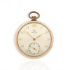 <p>Omega - Caixa de metal com acabamento e ouro amarelo. Cerca de 46mm de diâmetro. Movimento com corda e ajuste pela coroa (stem-set). Mostrador esmaltado. Fabricado na Suíça.</p>