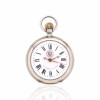 <p>Roskopf Patent - Relógio de Bolso, caixa de metal prateado. Cerca de 58mm de diâmetro. Movimento com corda e ajuste pela coroa (stem-set). Mostrador de porcelana. <em>Observação: os relógios são peças antigas destinadas a fins de colecionismo. Não é garantido o funcionamento, considerando o tempo de fabricação e o caráter histórico das peças. </em></p>