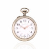 <p>Georges Roskopf - Relógio de Bolso, caixa de metal prateado. Cerca de 44mm de diâmetro. Movimento com corda e ajuste pela coroa (pin-set). Mostrador de porcelana. <em>Observação: os relógios são peças antigas destinadas a fins de colecionismo. Não é garantido o funcionamento, considerando o tempo de fabricação e o caráter histórico das peças. </em></p>