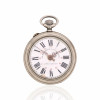 <p>W. Rosskopf & Cie - Relógio de Bolso, caixa de metal prateado. Cerca de 45mm de diâmetro. Movimento com corda e ajuste pela coroa (pin-set). Mostrador de porcelana. <em>Observação: os relógios são peças antigas destinadas a fins de colecionismo. Não é garantido o funcionamento, considerando o tempo de fabricação e o caráter histórico das peças. </em></p>