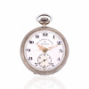 <p>Georges Roskopf - Relógio de Bolso, caixa de metal prateado. Cerca de 52mm de diâmetro. Movimento com corda e ajuste pela coroa (pin-set). Mostrador de porcelana. <em>Observação: os relógios são peças antigas destinadas a fins de colecionismo. Não é garantido o funcionamento, considerando o tempo de fabricação e o caráter histórico das peças. </em></p>