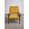 <p>ZANINE CALDAS - Poltrona H &ndash; Em madeira nobre com estofado em tecido veludo. Medidas 59 x 67 x Alt. 84 cm. P.S.: Caso tenha interesse em ver a pe&ccedil;a pessoalmente, entre em contato conosco.&nbsp;Consta no livro &ldquo;Jos&eacute; Zanine Caldas&rdquo;&nbsp; (Amanda Beatriz Palma de Carvalho/Lauro Cavalcanti/Maria Cecilia Loschiavo dos Santos), p&aacute;g. 80.</p><br /><p>&nbsp;</p>