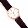 <p>Omega circa 1947 - Caixa de metal com acabamento em ouro rosa. Cerca de 35mm de diâmetro. Movimento a corda manual (cal.265). Visor de acrílico. Caixa, movimento e mostrador assinados. Fabricado na Suíça. Nº11891776</p>