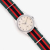 <p>Omega circa 1952 - Caixa de aço. Cerca de 34mm de diâmetro. Movimento automático Bumper (cal.344). Visor de acrílico. Caixa, movimento e mostrador assinados. Fabricado na Suíça. Ref.2576-7/nº13898673.</p>