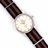 <p>Omega Constellation circa 1958 - Caixa de aço. Cerca de 35mm de diâmetro. Movimento automático (cal.505). Visor de acrílico. Caixa, coroa, movimento e mostrador assinados. Fabricado na Suíça. Nº16295531. Obs.: Caixa original do modelo Seamaster ref.2766-3.</p>