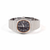 <p>Omega Seamaster circa 1978 - Caixa e pulseira de aço. Cerca de 31x28mm. Movimento a quartzo com data (cal.1360). Visor de cristal. Caixa, movimento, mostrador e fecho assinados. Fabricado na Suíça. Ref.596.0025/nº41154755.</p>