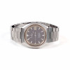 <p>Omega Constellation Chronometer circa 1979 - Caixa e pulseira de aço. Cerca de 37x35mm. Movimento a quartzo com data (cal.1343). Visor de cristal. Caixa, movimento, mostrador e fecho assinados. Fabricado na Suíça. Ref.198.0117/nº42600314.</p>