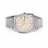 <p>Omega Seamaster circa 1982 - Caixa e pulseira de aço. Cerca de 35,5mm de diâmetro. Movimento automático com data e dia da semana (cal.1020). Visor de acrílico. Caixa, coroa, movimento, fecho e mostrador assinados. Fabricado na Suíça. Ref.166.0210/nº45359714</p>