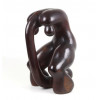 <p>POTIGUAR MIGUEL - Grande escultura em jacarandá da Bahia representando figura antropomórfica. 57 cm de alt. (No estado). Miguel Potiguar, também conhecido pelo nome artístico Potiguá, é um escultor e artesão brasileiro amplamente conhecido por suas obras entalhadas em madeiras nobres, como o jacarandá. Faz parte da histórica e renomada comunidade de artistas de Embu das Artes, em São Paulo, onde desenvolveu grande parte de sua carreira.</p>